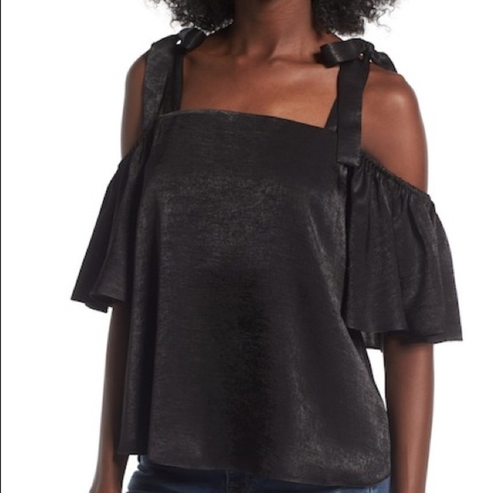 Soprano Cold Shoulder Top